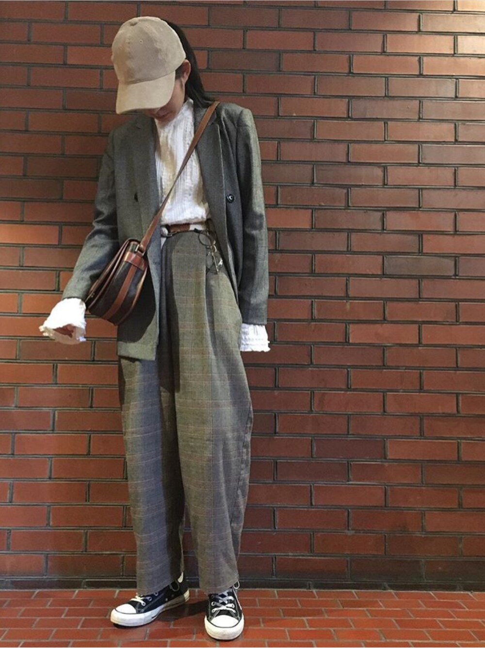 「カジュアルコーデ、ワントーンコーデ、キャップ、ootd、ボリューム袖、古着、シンプル、フォローミー、韓国、高校生」｜「no brandのアイテム（キャップ、ベージュ系）」を使った、ユミ(17)さん（レディース・164cm）の春コーディネートの1枚目の写真