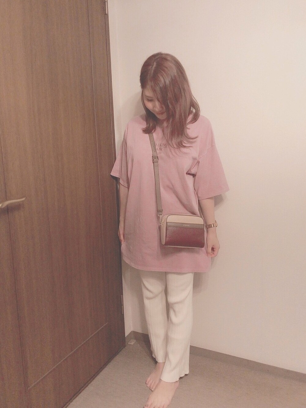 「ビッグT、ビッグシルエット、furla、murua、ナイスクラップ、ピンクコーデ、ラフコーデ、おしゃれさんと繋がりたい、ラクチンコーデ、オーバーサイズ」｜「one after another NICE CLAUPのアイテム（Tシャツ/カットソー、ピンク系）」を使った、ぽにょ‪︎❤︎‪︎さん（レディース・156cm）の秋コーディネートの1枚目の写真