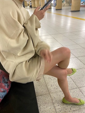 「アイテム（バレエシューズ、グリーン系）」を使った、ナナミさん（レディース・158cm）の春コーディネート