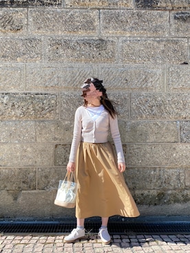 「H&M（エイチ・アンド・エム）のアイテム（カーディガン/ボレロ、ベージュ系）」を使った、sakiさん（レディース・163cm）の春コーディネート