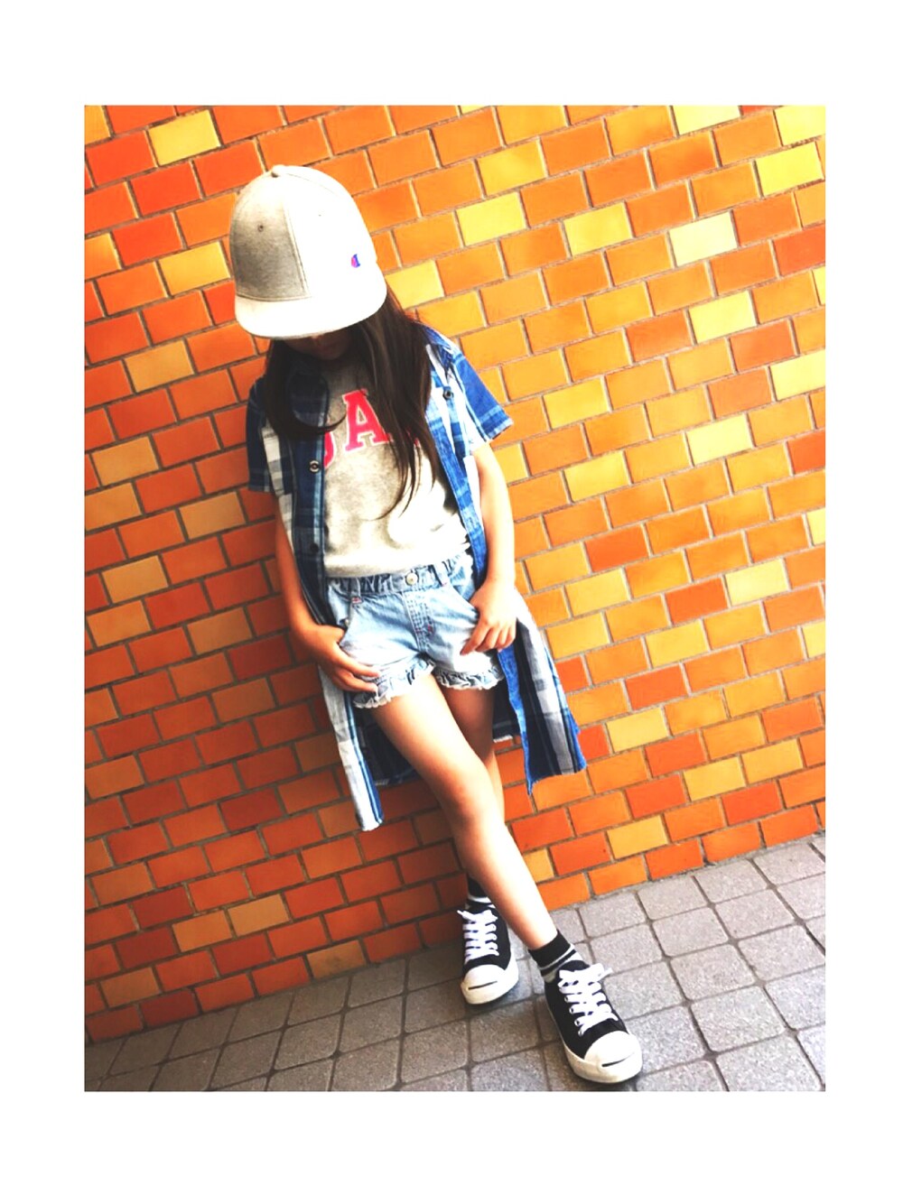 「converse、jack purcell、キッズコーデ、女の子、GAP、BREEZE、シャツワンピ、コンバース、キッズファッション、yukimanastyle」｜「BREEZEのインディゴチェックシャツワンピース（シャツワンピース、ブルー系）」を使った、yukimana.styleさん（キッズ・120cm）の春コーディネートの1枚目の写真