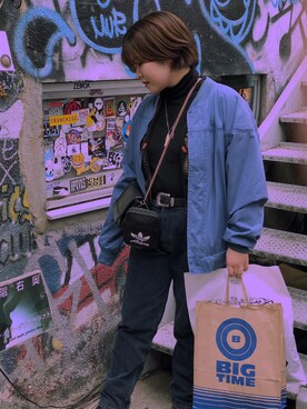 「thrift tokyoのアイテム（ナイロンジャケット、ブルー系）」を使った、misaki さん（レディース・159cm）の冬コーディネート