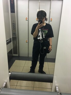 「flamingoのアイテム（Tシャツ/カットソー、ブラック系）」を使った、misaki さん（レディース・159cm）の夏コーディネート