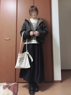 「黒スカート」｜「アイテム（ブルゾン）」を使った、もこさん（レディース・156cm）の冬コーディネート