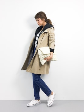 「ネイビー×ホワイト」｜「アイテム（トレンチコート）」を使った、teraさん（レディース・164cm）の冬コーディネート