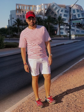 「red」｜「アイテム（アナログ腕時計）」を使った、JavieRichさん（メンズ・183cm）の夏コーディネート