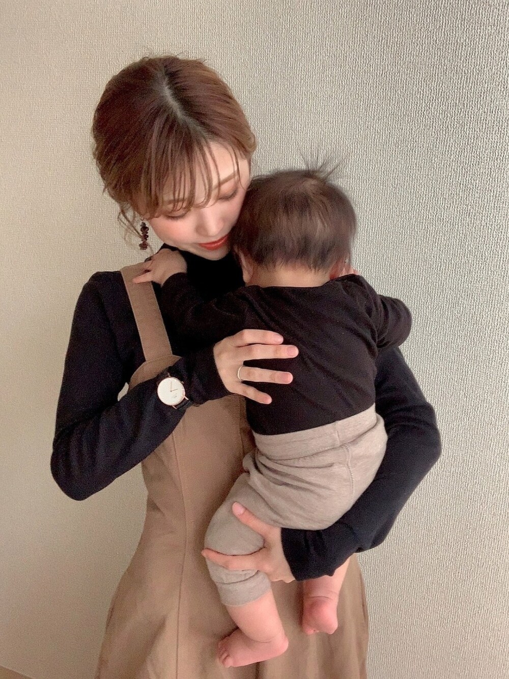「親子コーデ、リンクコーデ、シミラールック、ペアルック、ベビーコーデ、男の子、プチプラ、ママコーデ、秋のコーデ、秋服準備はじめました」｜「H&Mのアイテム（ママ＆ベビー、ベージュ系）」を使った、minamiさん（レディース・148cm）の秋コーディネートの1枚目の写真