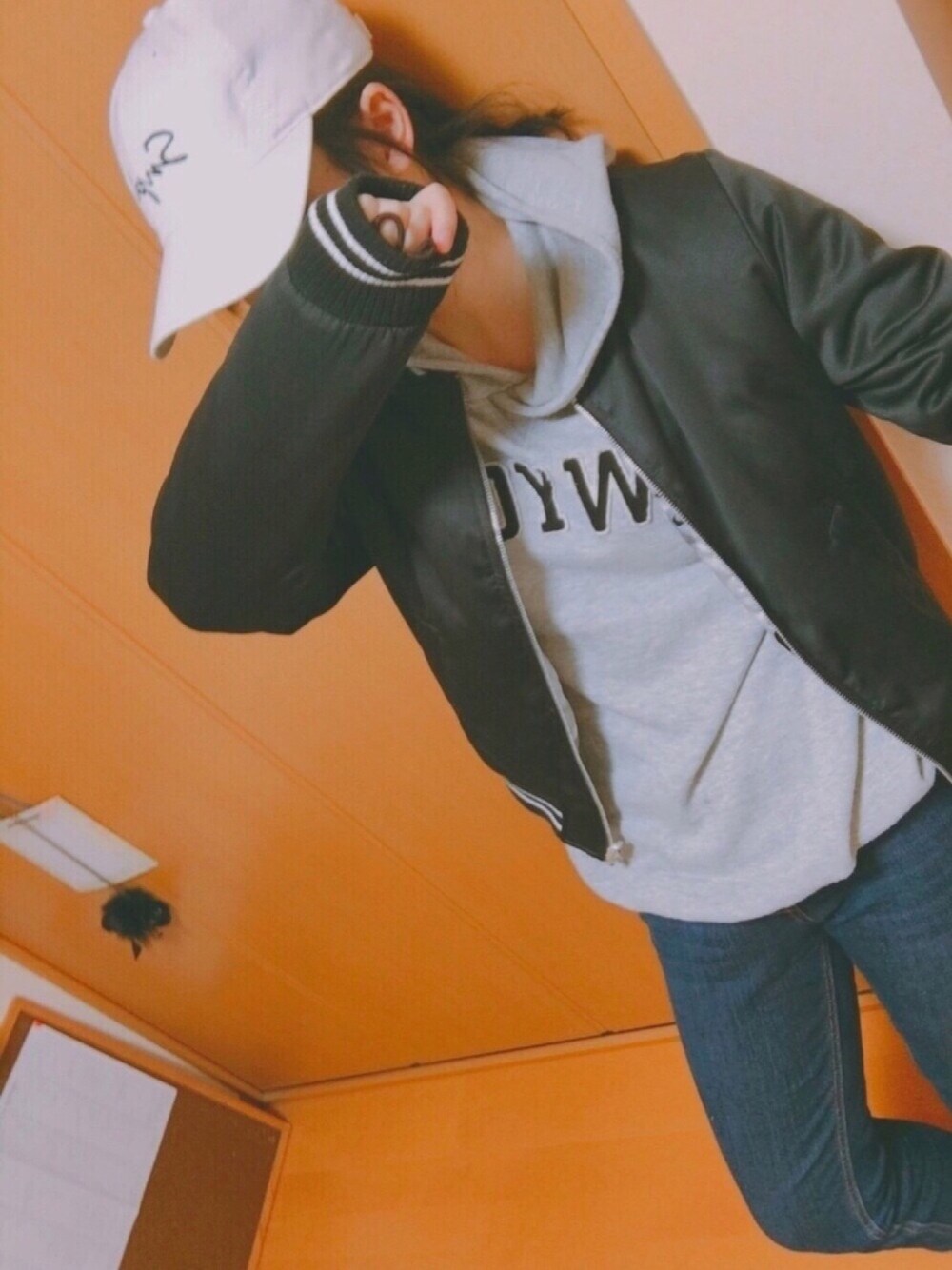 「ブラック、キャップ、シンプルスタイル、休日コーデ、あんこもちこ🤘」｜「しまむらのアイテム（スタジャン、ブラック系）」を使った、あんこもちこ🤘さん（レディース・157cm）の冬コーディネートの1枚目の写真