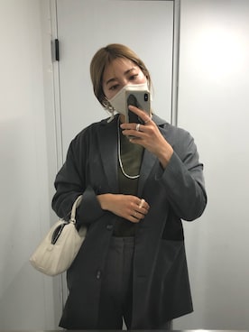 「ENOF（イナフ）のアイテム（パンツ）」を使った、ヤマサキ サオリさん（レディース・169cm）の春コーディネート
