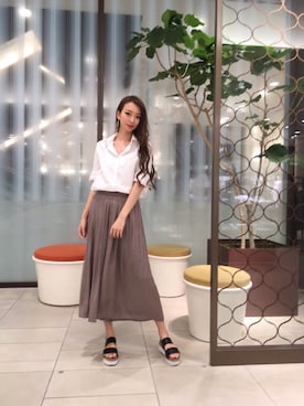 「NARACAMICIE（ナラカミーチェ）のアイテム（パンツ）」を使った、Carlottaさん（レディース・170cm）の夏コーディネート
