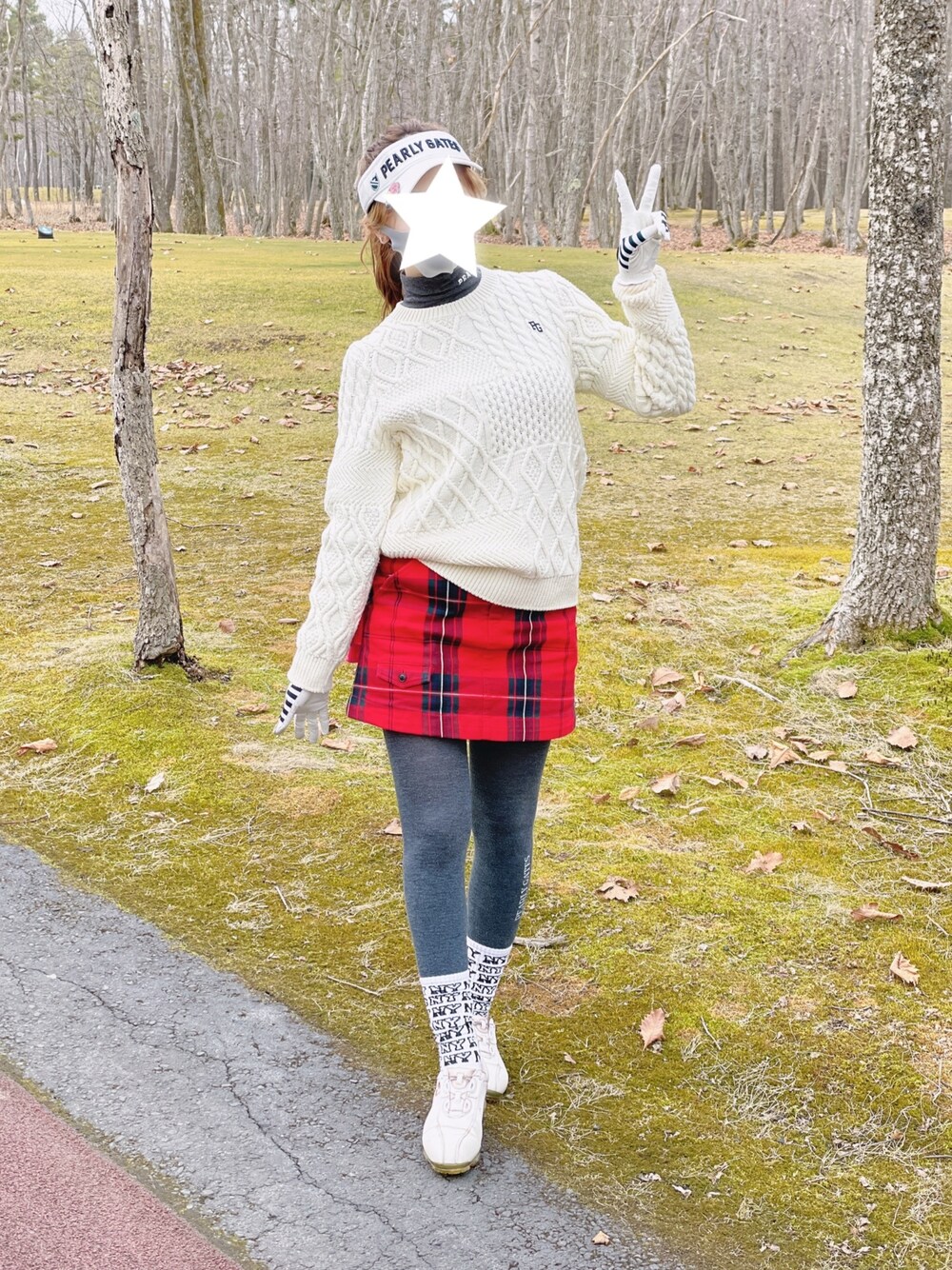 「ゴルフウェア、ゴルフコーデ、ゴルフ女子」｜「PEARLY GATESの【PEARLY GATES】  NYロゴ ミドルソックス (LADIES)（ソックス/靴下、ホワイト系）」を使った、✭♡ayaka♡✭さん（レディース・156cm）の春コーディネートの1枚目の写真