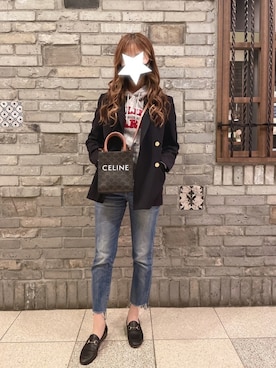 CELINEのパーカーを使ったレディース人気ファッション