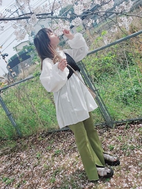 「GRL（グレイル）のアイテム（シャツ/ブラウス、ホワイト系）」を使った、saayanさん（レディース・154cm）の春コーディネート