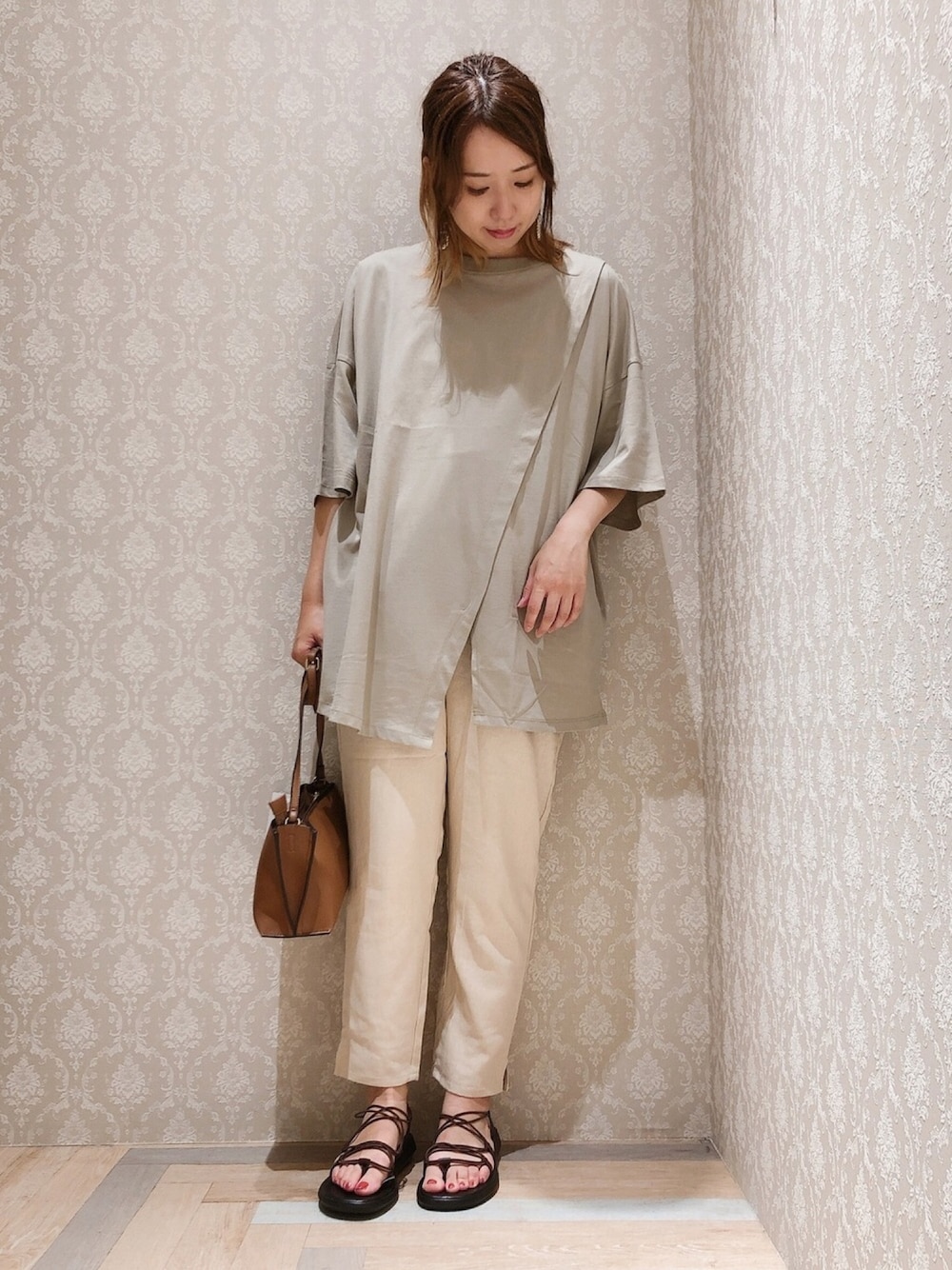 「夏、カジュアル、プチプラコーデ、ootd、ベージュコーデ、ママコーデ、低身長、グリーン、おしゃれさんと繋がりたい、チュニック」｜「Green　Parksのアイテム（チュニック、グリーン系）」を使った、よこぞうさん（レディース・154cm）の夏コーディネートの1枚目の写真