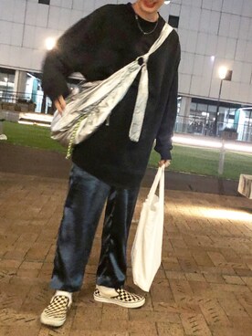「JEANASIS（ジーナシス）のシャツテイルBIGロンT/826709（Tシャツ/カットソー）」を使った、AIKAさん（レディース・158cm）の秋コーディネート