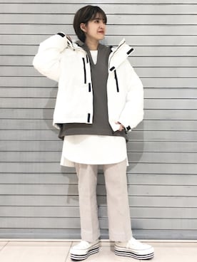 「JEANASIS（ジーナシス）のシャツテイルBIGロンT/826709（Tシャツ/カットソー）」を使った、AIKAさん（レディース・158cm）の秋コーディネート