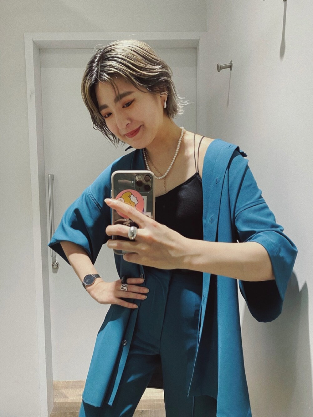「ジーナシス、グリーンコーデ、キャミソール、セットアップ、グリーン、オトナカジュアル、オトナ女子、パンツスタイル、夏コーデ、きれいめカジュアル」｜「JEANASISのWクロスカップインキャミ/951751（キャミソール、ブラック系）」を使った、AIKAさん（レディース・158cm）の春コーディネートの1枚目の写真