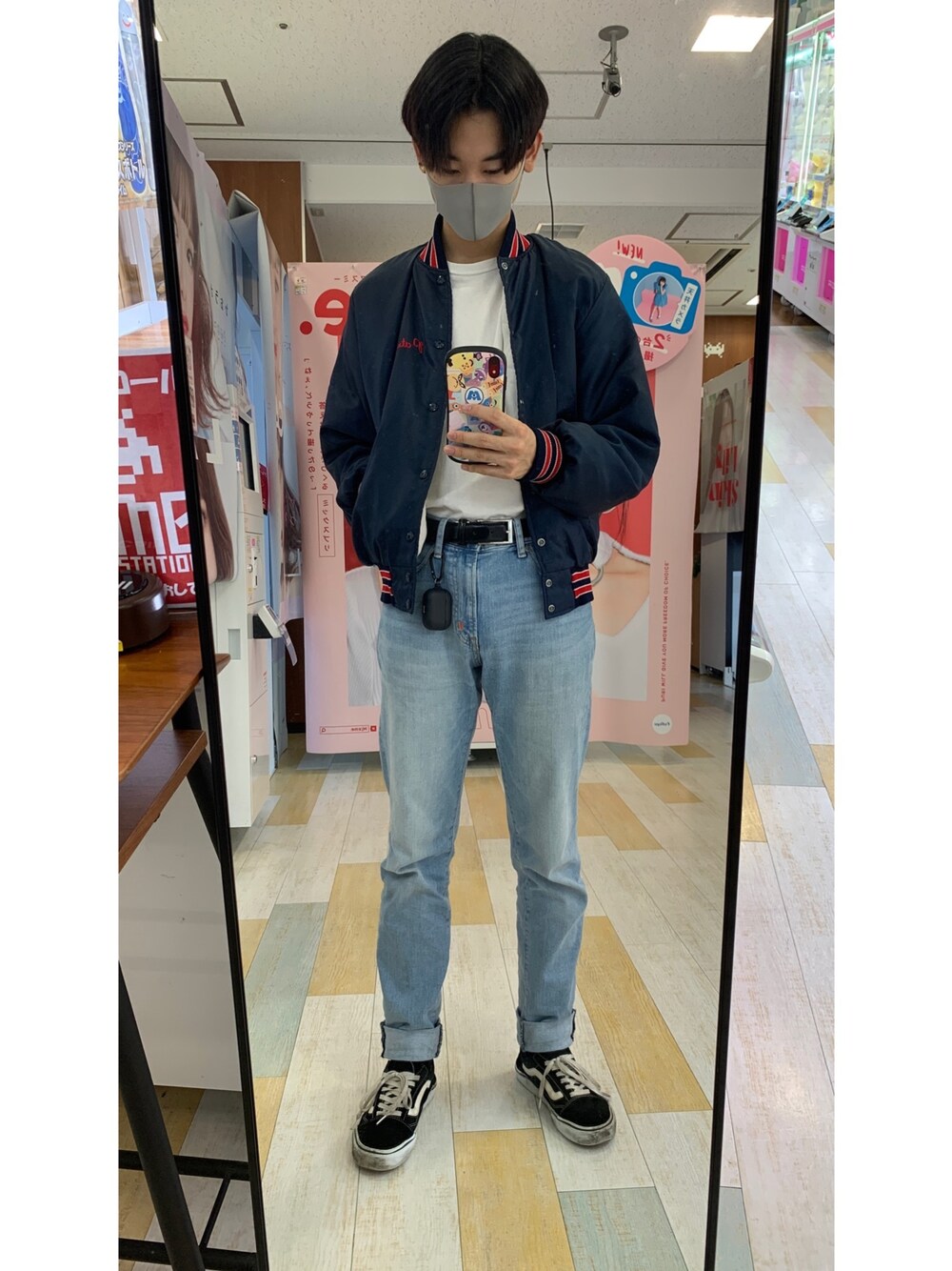 「秋コーデ、VANS、90’s」｜「VANSのVANS ヴァンズ OLD SKOOL オールドスクール VN0A38G1QSJ 　(HRBN LACE)BLK（スニーカー、ブラック系）」を使った、低姿勢さん（メンズ・178cm）の秋コーディネートの1枚目の写真