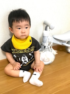 「アイテム（ロンパース、ブラック系）」を使った、KAI☺︎KAIさん（キッズ・70cm）の秋コーディネート