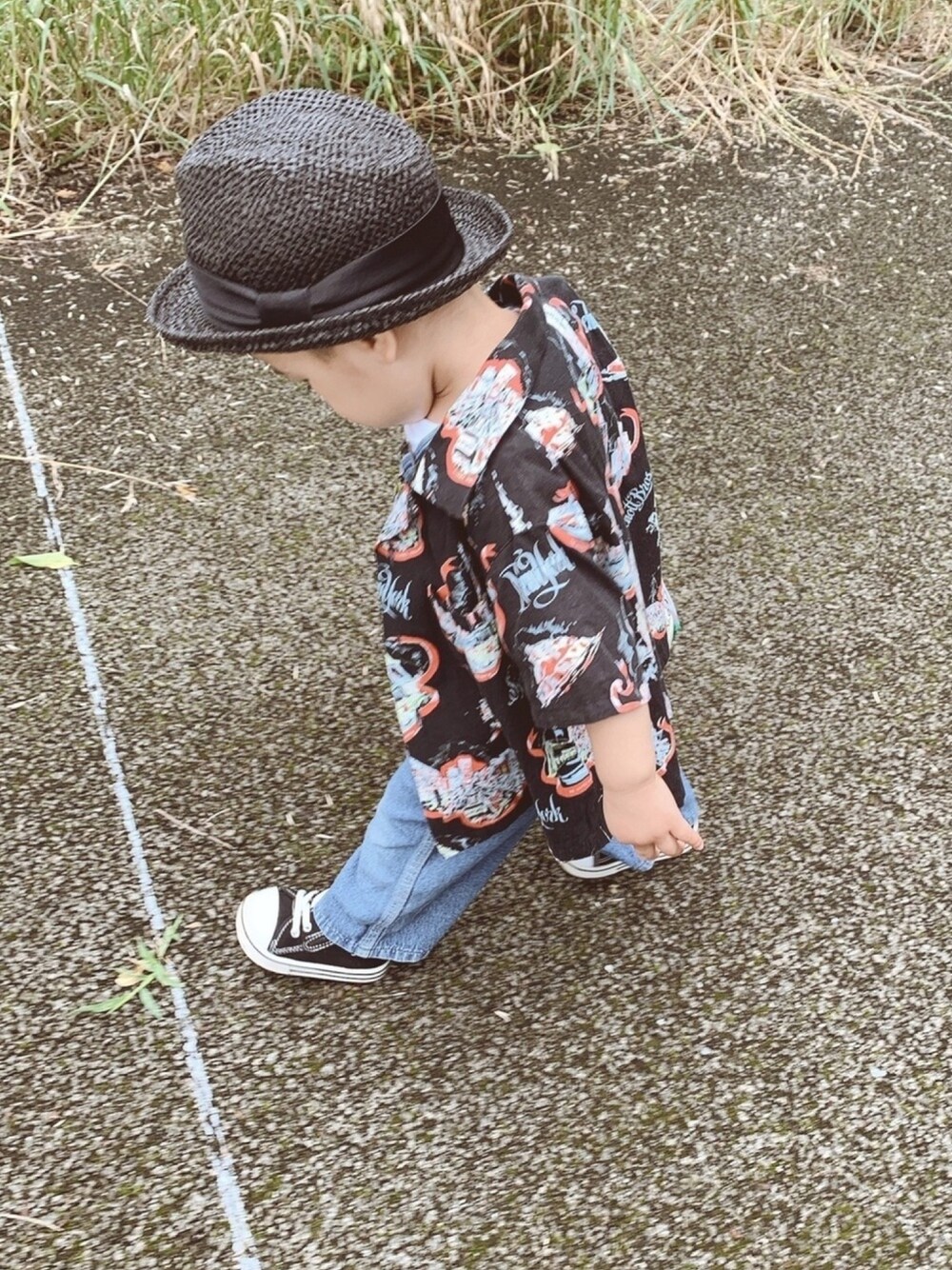 「キッズファッション、キッズコーデ、男の子コーデ、アロハシャツ、夏コーデ」｜「schottのKID's Schott/ショット/HAWAIIAN SHIRT NEW YORK CITY/ハワイアンシャツ ニューヨークシティ（シャツ/ブラウス、ブラック系）」を使った、AahHiiさん（キッズ・90cm）の夏コーディネートの1枚目の写真