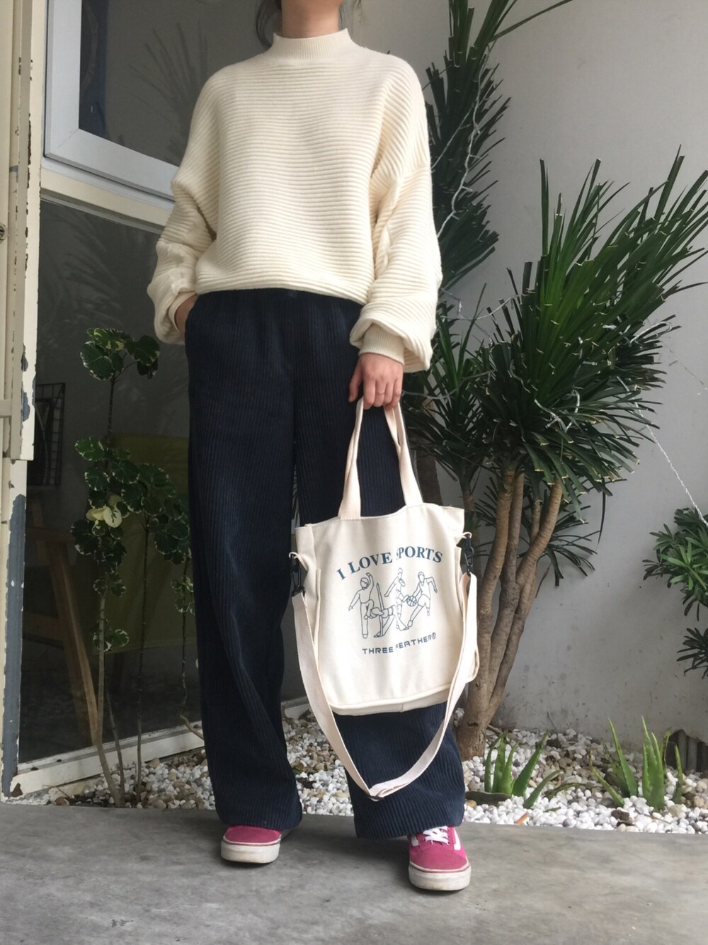 「SOのアイテム（チノパンツ、その他）」を使った、Sun-tiyさん（レディース・162cm）の春コーディネートの1枚目の写真