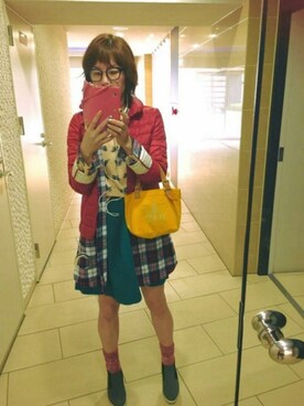 「ネルシャツ」｜「アイテム（PC・スマホグッズ/家電）」を使った、kahi さん（レディース・166cm）の春コーディネート