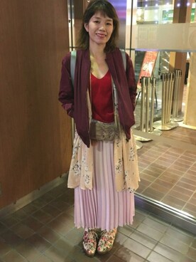 「ワインレッド」｜「アイテム（PC・スマホグッズ/家電）」を使った、kahi さん（レディース・166cm）の秋コーディネート