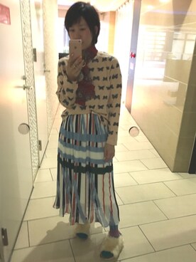 「柄×柄」｜「アイテム（スウェット）」を使った、kahi さん（レディース・166cm）の春コーディネート