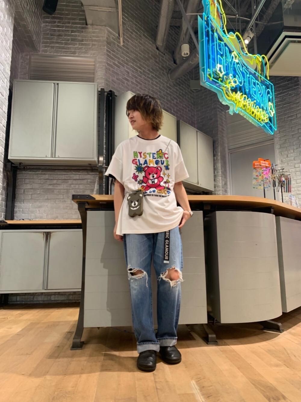 「Hysteric Glamour、夏コーデ、ヒステリックグラマー」｜「HYSTERIC GLAMOURのHYSTERIC BEAR モバイルケース（スマホケース/カバー、グリーン系）」を使った、shuriさん（メンズ・167cm）の夏コーディネートの1枚目の写真