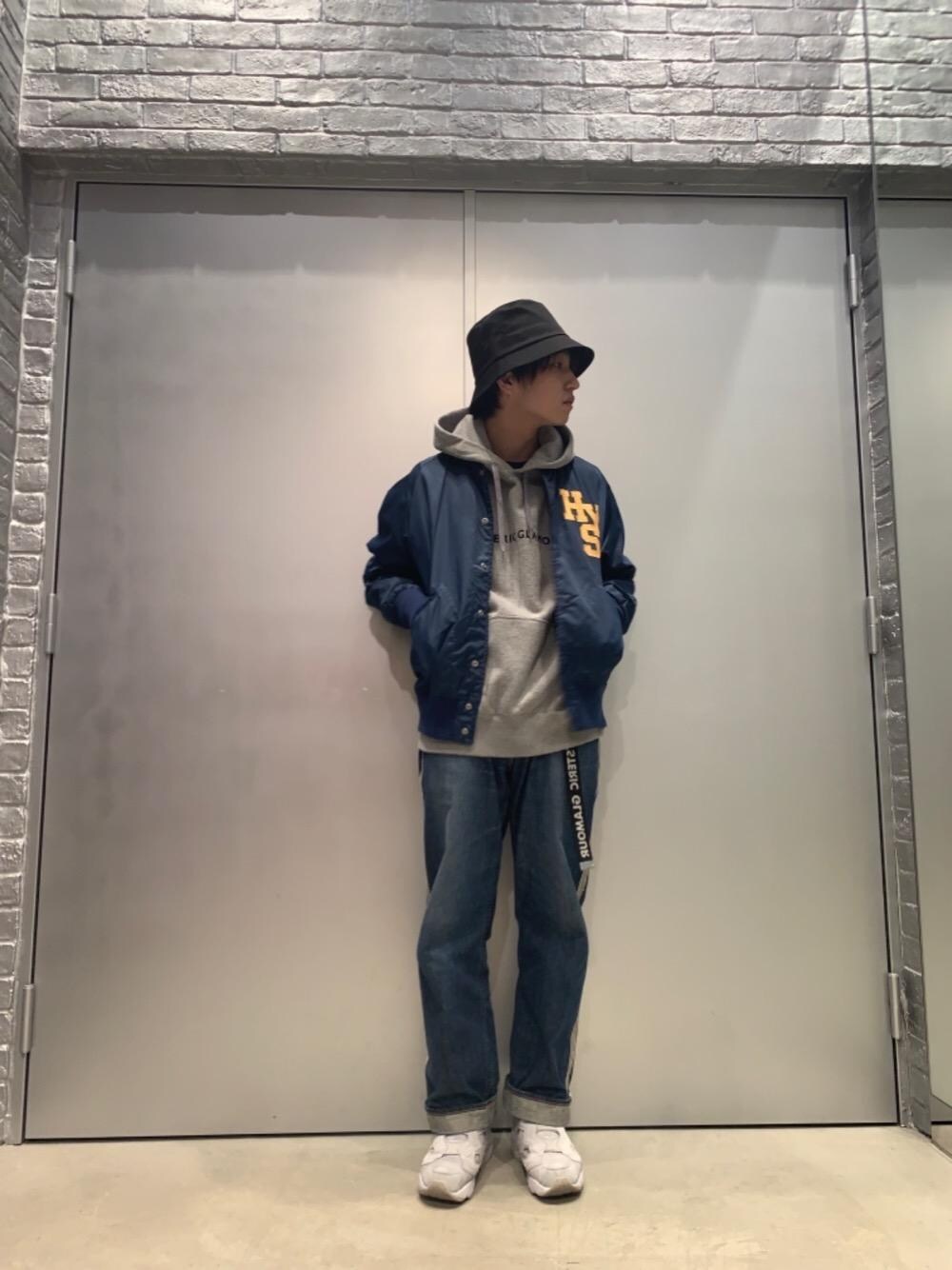 「Hysteric Glamour、カジュアルコーデ、ヒステリックグラマー、アメカジコーデ」｜「HYSTERIC GLAMOURのGUITAR GIRL パーカー（パーカー、グレー系）」を使った、shuriさん（メンズ・167cm）の冬コーディネートの1枚目の写真