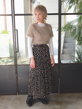 「もけもけ」｜「アイテム（アクセサリー）」を使った、森山保奈美さん（レディース・154cm）の秋コーディネート