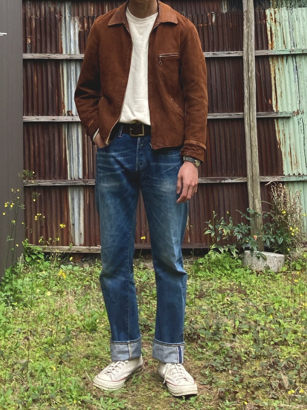 「アメカジ、Levi's、スエードジャケット、スポーツジャケット」｜「LEVI'S VINTAGE CLOTHINGのアイテム（デニムパンツ、ブルー系）」を使った、二軒茶屋さん（メンズ・178cm）の春コーディネートの1枚目の写真
