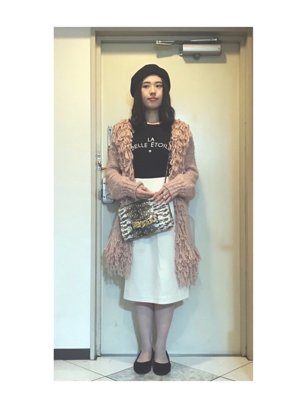 「fashion、ootd、秋冬コーデ、ガーリー、休日スタイル、スカート、バレエシューズ、ピンク、ベレー帽、もこもこ」｜「UNIQLOのアイテム（ハンチング/ベレー帽、ブラック系）」を使った、Yum.iさん（レディース・160cm）の秋コーディネートの1枚目の写真