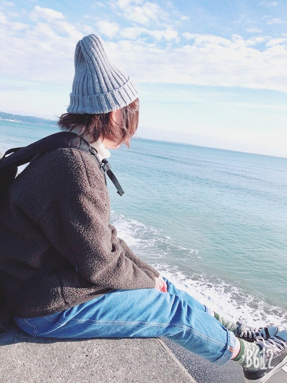 「秋冬コーデ、おしゃれさんと繋がりたい、リュック、スニーカー、GU、UNIQLO、プチプラ、ニット帽、緑、タートルネック」｜「GUのアイテム（デニムパンツ、ブルー系）」を使った、きょんすけさん（レディース・156cm）の冬コーディネートの1枚目の写真