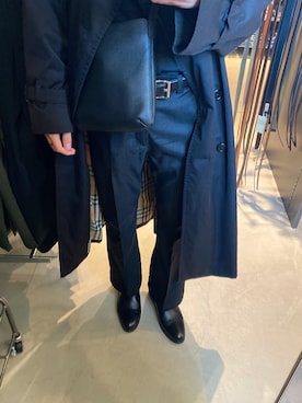 「オールブラックコーデ」｜「アイテム（トレンチコート）」を使った、ryotoさん（メンズ・177cm）の秋コーディネート