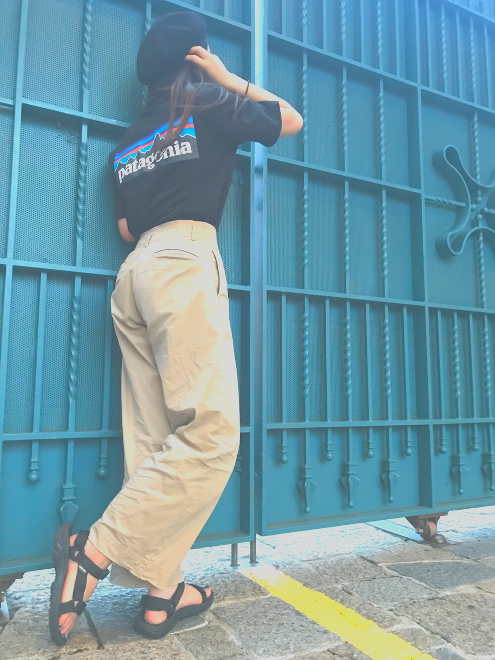 「KANGOL、patagonia、UNIQLO、teva、BAG、Manhattan Portage、USJ、162センチ」｜「Tevaの【TEVA】HURRICANE XLT LDS（サンダル、ブラック系）」を使った、🦖さん（レディース・162cm）の秋コーディネートの1枚目の写真