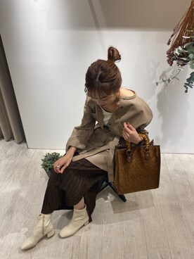 「CAPRICIEUX LE'MAGE（カプリシューレマージュ）のアイテム（シャツ/ブラウス、ベージュ系）」を使った、yukiさん（レディース・162cm）の秋コーディネート