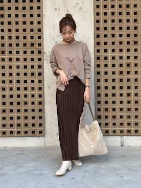「CAPRICIEUX LE'MAGE（カプリシューレマージュ）のサテンプリーツスカート（スカート、ブラウン系）」を使った、yukiさん（レディース・162cm）の秋コーディネート