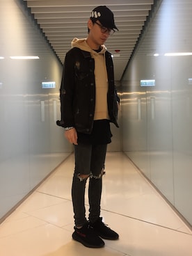 「TOPMAN（トップマン）のアイテム（デニムジャケット）」を使った、Alan  Hoさん（メンズ・179cm）の春コーディネート