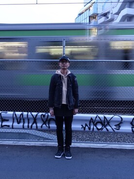 「TOPMAN（トップマン）のアイテム（デニムジャケット）」を使った、Alan  Hoさん（メンズ・179cm）の春コーディネート
