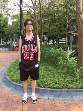 「UNDEFEATED （アンディフィーテッド）のアイテム（カーゴパンツ）」を使った、Alan  Hoさん（メンズ・179cm）の秋コーディネート