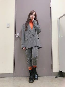 飯窪春菜さんの「Dr.Martens ドクターマーチン 1490 DMC BLACK SMOOTH 10ホールブーツ 11857001 BLACK」を使ったコーディネート