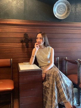 「H&M（エイチ・アンド・エム）のアイテム（スカート）」を使った、飯窪春菜さん（レディース・162cm）の秋コーディネート