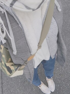 「UNIQLO（ユニクロ）のメリノブレンドベルスリーブセーター（長袖）（ニット/セーター）」を使った、みぼちゃん。さん（レディース・153cm）の冬コーディネート