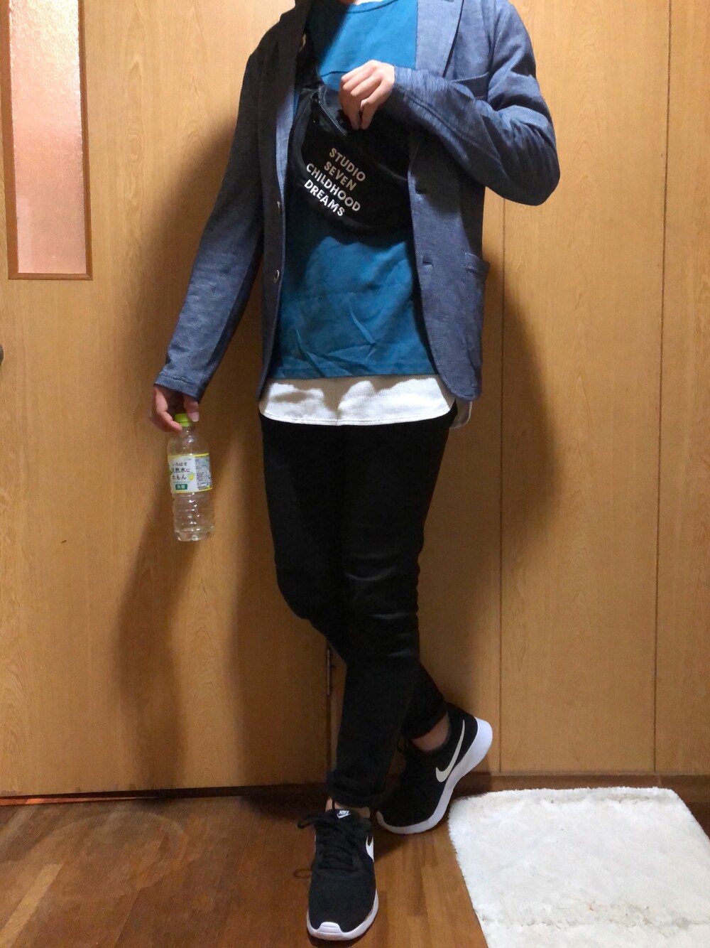 「MELROSE」｜「UNIQLOのウルトラストレッチスキニーフィットジーンズ（デニムパンツ、ブラック系）」を使った、ryoseiさん（メンズ・173cm）の夏コーディネートの1枚目の写真