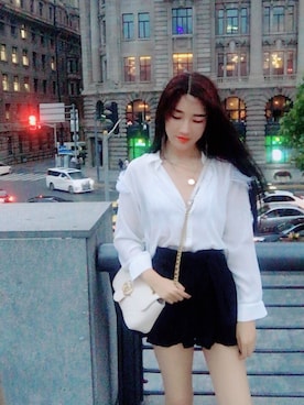 「ZARA（ザラ）のアイテム（Tシャツ/カットソー、ホワイト系）」を使った、xegearayrabyuskgrさん（レディース）の秋コーディネート