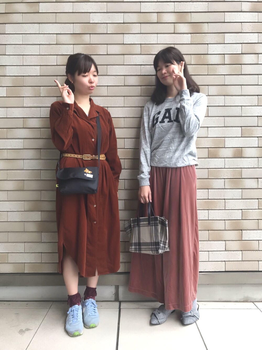 「ラブアンドピース2018、秋のブラウンスタイル、シャツワンピ、秋コーデ、休日スタイル、カジュアル、ラフ、スニーカー、UNIQLO、秋色」｜「UNIQLOのアイテム（シャツワンピース、ブラウン系）」を使った、na..☆さん（レディース・158cm）の秋コーディネートの1枚目の写真