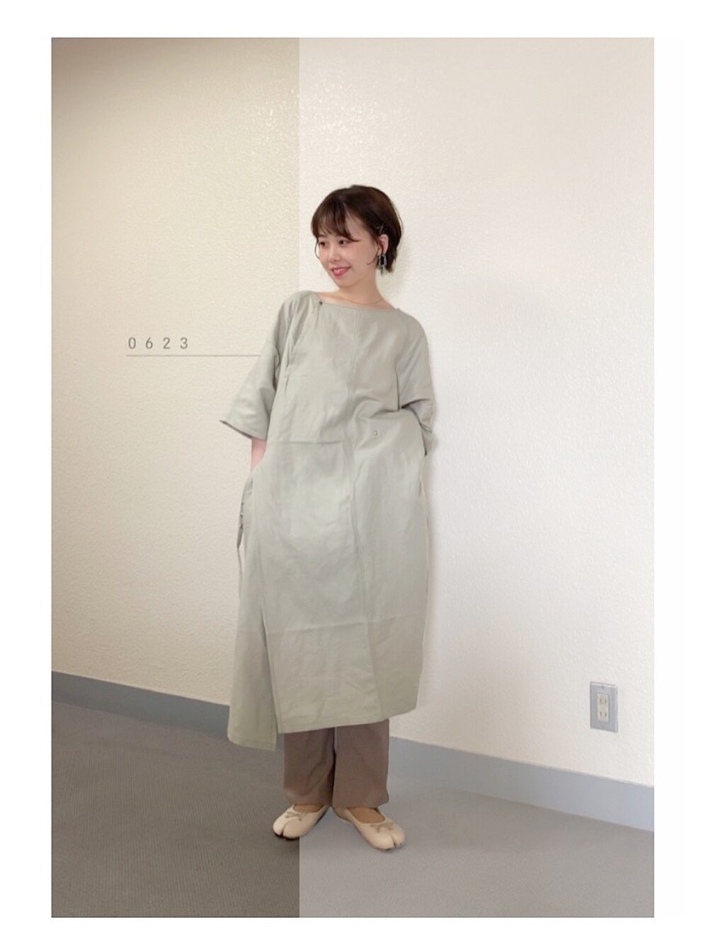 「シンプル、ワンピース、GU、パンツスタイル、タビバレエ、タビシューズ、バレエシューズ、KBF」｜「KBFのマルチウェイボタンガウンワンピース（ワンピース、グリーン系）」を使った、かーにさん（レディース・165cm）の夏コーディネートの1枚目の写真