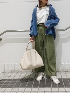 「ピスタチオ」｜「アイテム（デニムジャケット）」を使った、natsumiさん（レディース・160cm）の春コーディネート