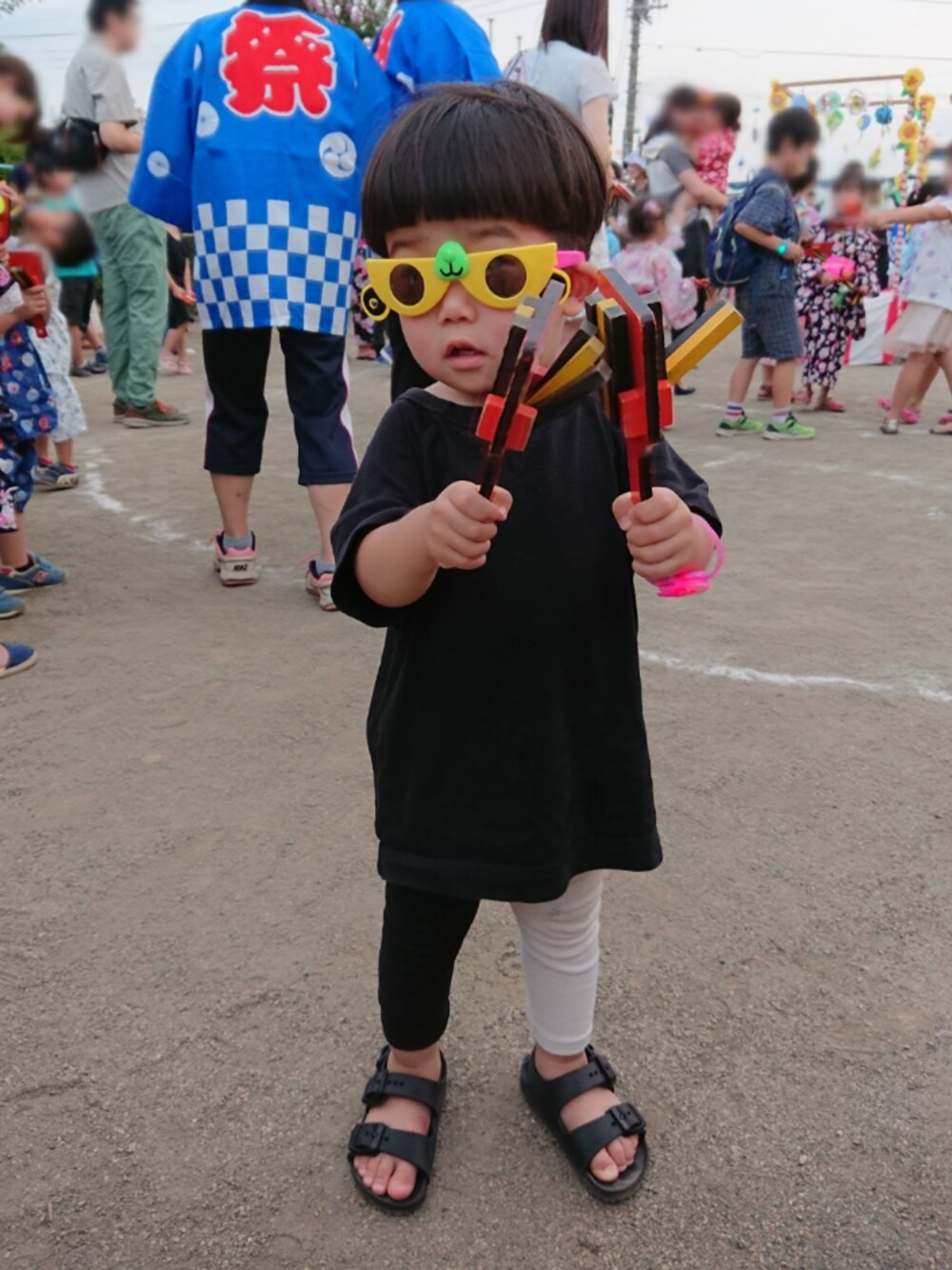 「夏祭り、サングラス、サンダル、よさこい、モノトーン、パリピ、韓国子供服」｜「BIRKENSTOCKの【15～22cmまで対応】【キッズ】18SS新作◆MILANO/ミラノ EVA KIDS（サンダル、ブラック系）」を使った、コタローさん（キッズ・80cm）の夏コーディネートの1枚目の写真